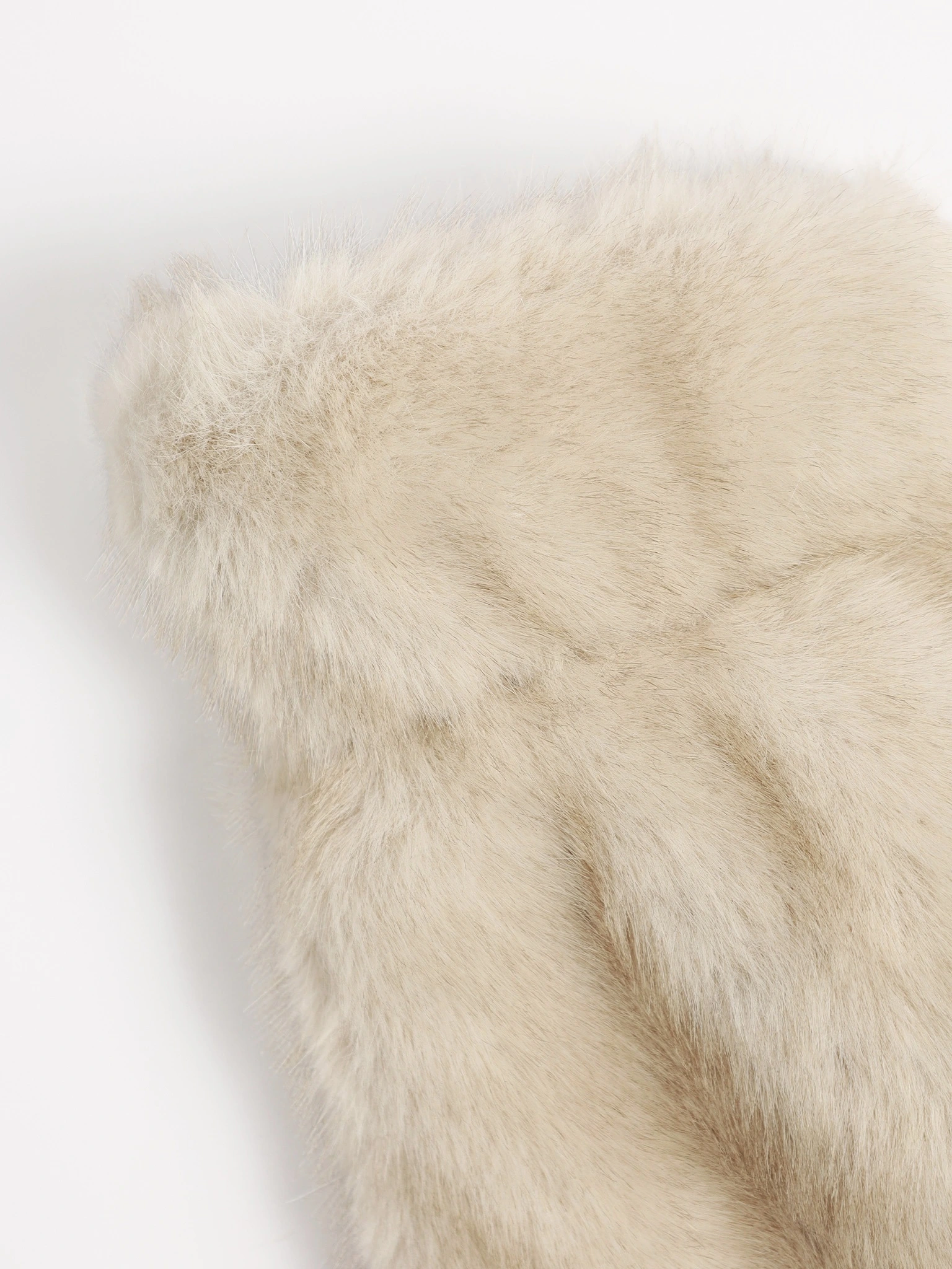 Варежки из искусственного меха в ассортименте